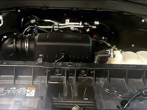 Used 2023 Ford Explorer XLT w/ Equipment Group 202A image 10