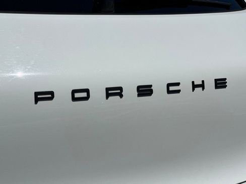 Used 2016 Porsche Macan Turbo AWD/4WD image 22