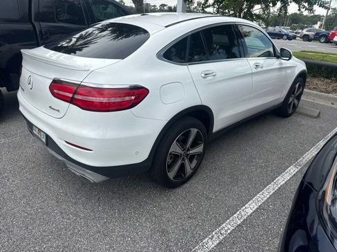 Used 2018 Mercedes-Benz GLC 300 4MATIC Coupe image 9
