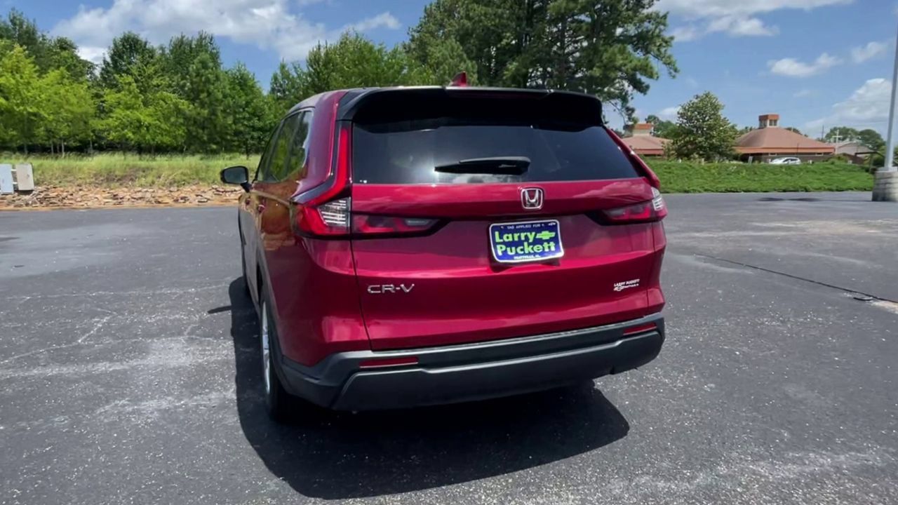 Used 2025 Honda CR-V LX image 7