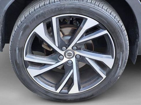 Used 2020 Volvo XC40 T5 R-Design w/ Protection Package Premier AWD/4WD image 16