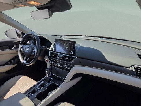 Used 2018 Honda Accord Touring image 23