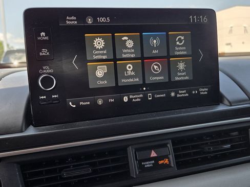 Used 2025 Honda Pilot EX-L image 10