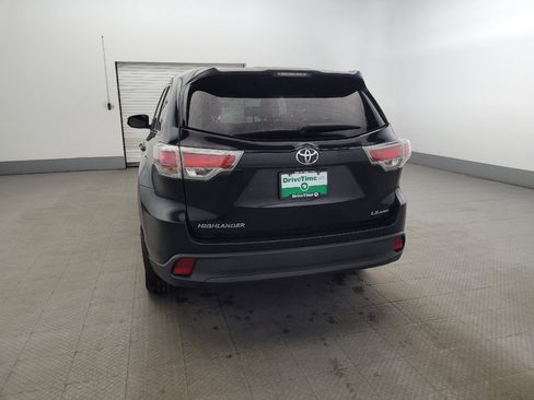 Used 2015 Toyota Highlander LE image 6
