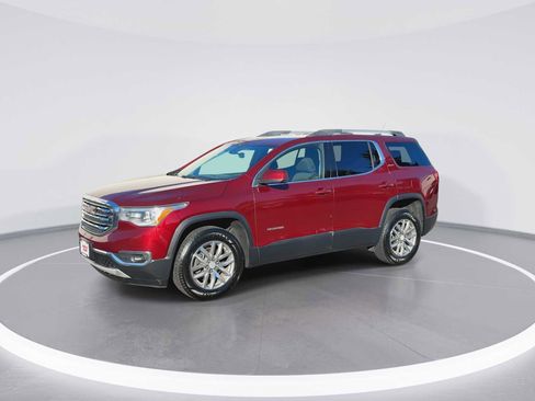 Used 2017 GMC Acadia SLE image 4