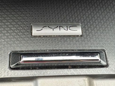 Used 2015 Ford F150 Lariat image 19