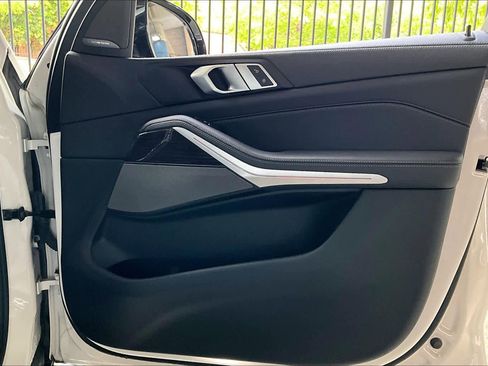 Used 2019 BMW X5 xDrive40i w/ Executive Package AWD/4WD image 22