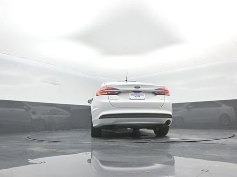 Certified 2018 Ford Fusion SE FWD image 36
