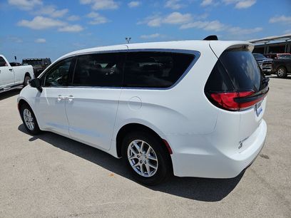New 2027 Chrysler Pacifica Select