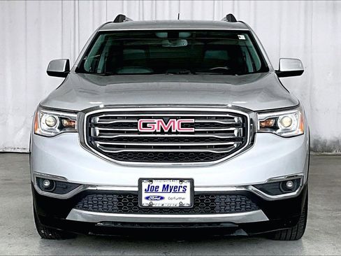 Used 2018 GMC Acadia SLT image 2