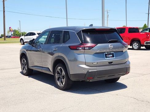 Used 2025 Nissan Rogue SV FWD image 5