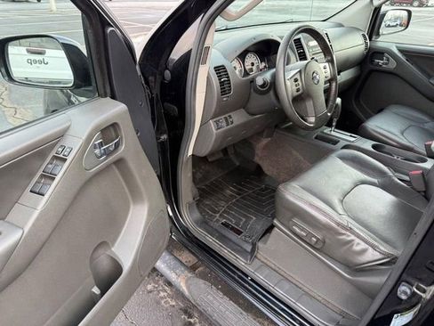 Used 2012 Nissan Frontier PRO-4X w/ Pro-4x Luxury Pkg image 18