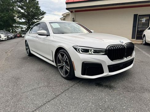 Used 2021 BMW 750i xDrive w/ M Sport Package AWD/4WD image 3