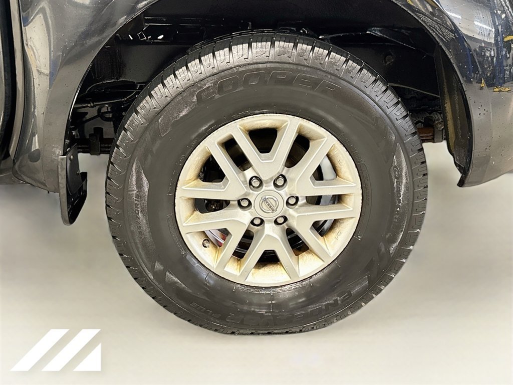 Used 2014 Nissan Frontier SV w/ SV Value Truck Package AWD/4WD image 31