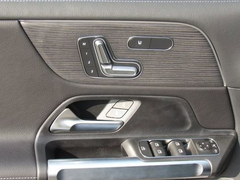 Certified 2023 Mercedes-Benz GLB 250 4MATIC image 13