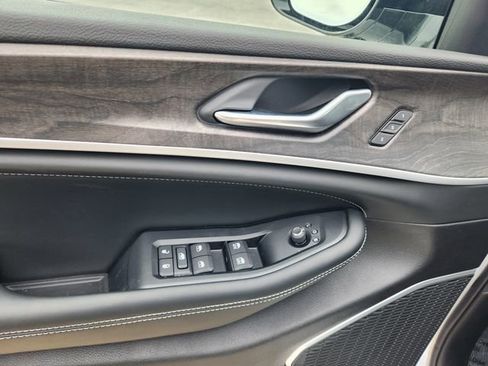 New 2026 Jeep Grand Cherokee Limited AWD/4WD image 10