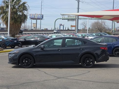 New 2026 Toyota Camry SE image 2