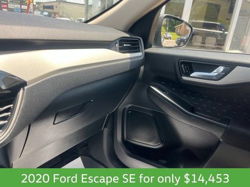 Used 2020 Ford Escape SE FWD image 19