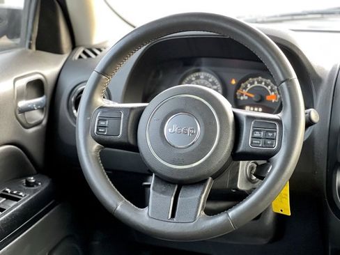 Used 2014 Jeep Patriot Latitude w/ Sun/Sound Group image 32