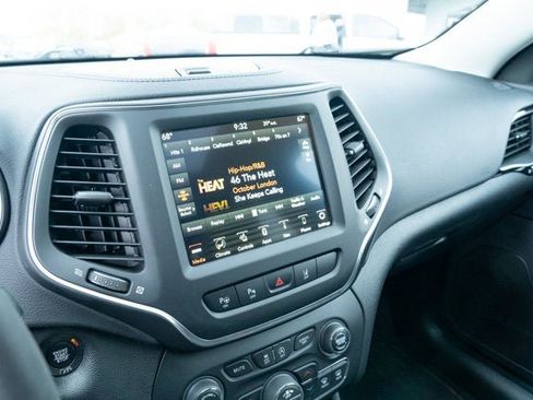 Certified 2023 Jeep Cherokee Altitude Lux w/ Lux Elite Package image 18