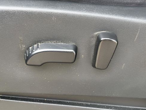 Used 2023 Nissan Frontier SV w/ SV Convenience Package image 15