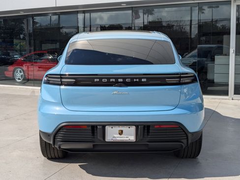 New 2025 Porsche Macan Electric image 8