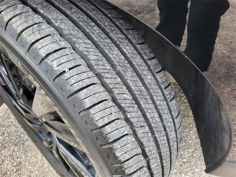 Used 2024 Chevrolet Equinox LS w/ LS Convenience Package image 21