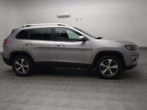 Used 2019 Jeep Cherokee Limited AWD/4WD image 11