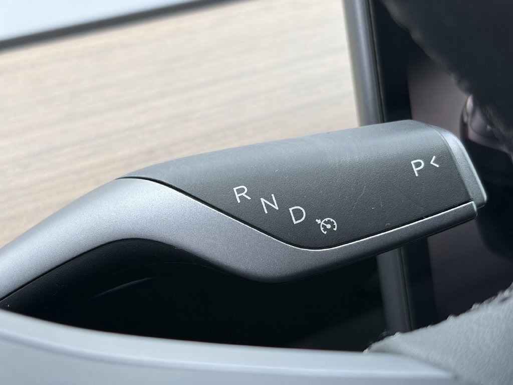 Used 2024 Tesla Model Y 2WD image 26