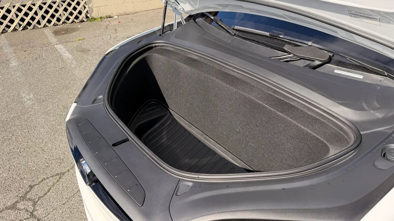 Used 2023 Tesla Model X AWD/4WD image 31