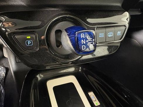 Used 2018 Toyota Prius Prime Premium w/ Carpet Mat Package FWD image 31