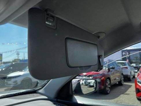 Used 2023 GMC Terrain SLT AWD/4WD image 36