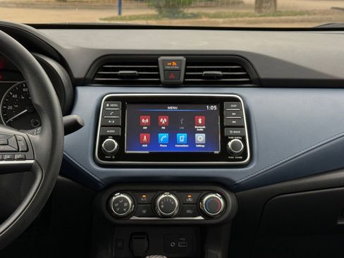 Used 2025 Nissan Versa SV FWD image 17