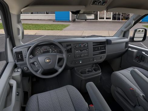 New 2026 Chevrolet Express 2500 LT w/ LT Preferred Equipment Group RWD image 19