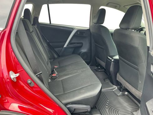 Used 2018 Toyota RAV4 LE FWD image 23