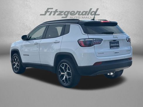 Used 2024 Jeep Compass Limited image 8