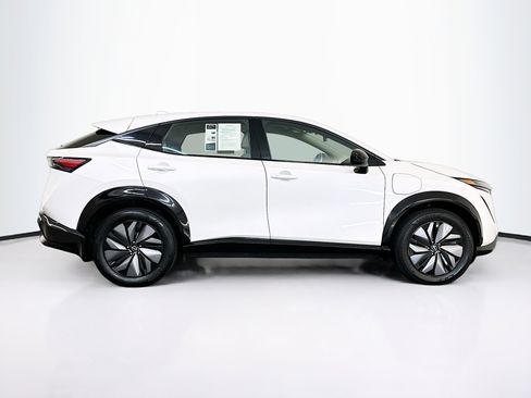 Used 2024 Nissan Ariya AWD image 10