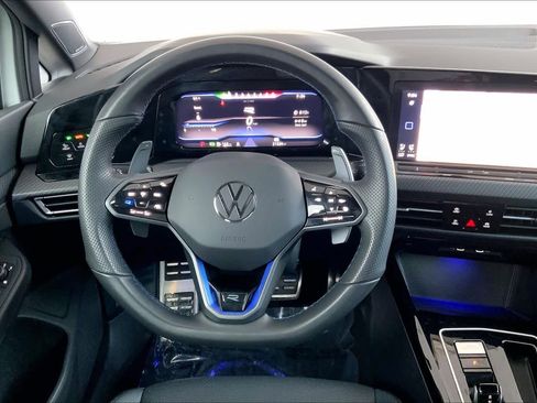 Used 2024 Volkswagen Golf R image 6