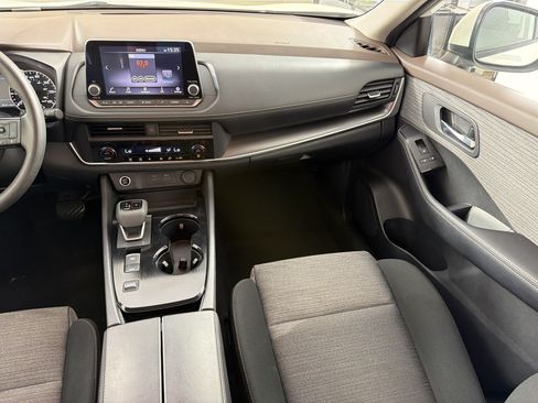 Used 2023 Nissan Rogue SV FWD image 28