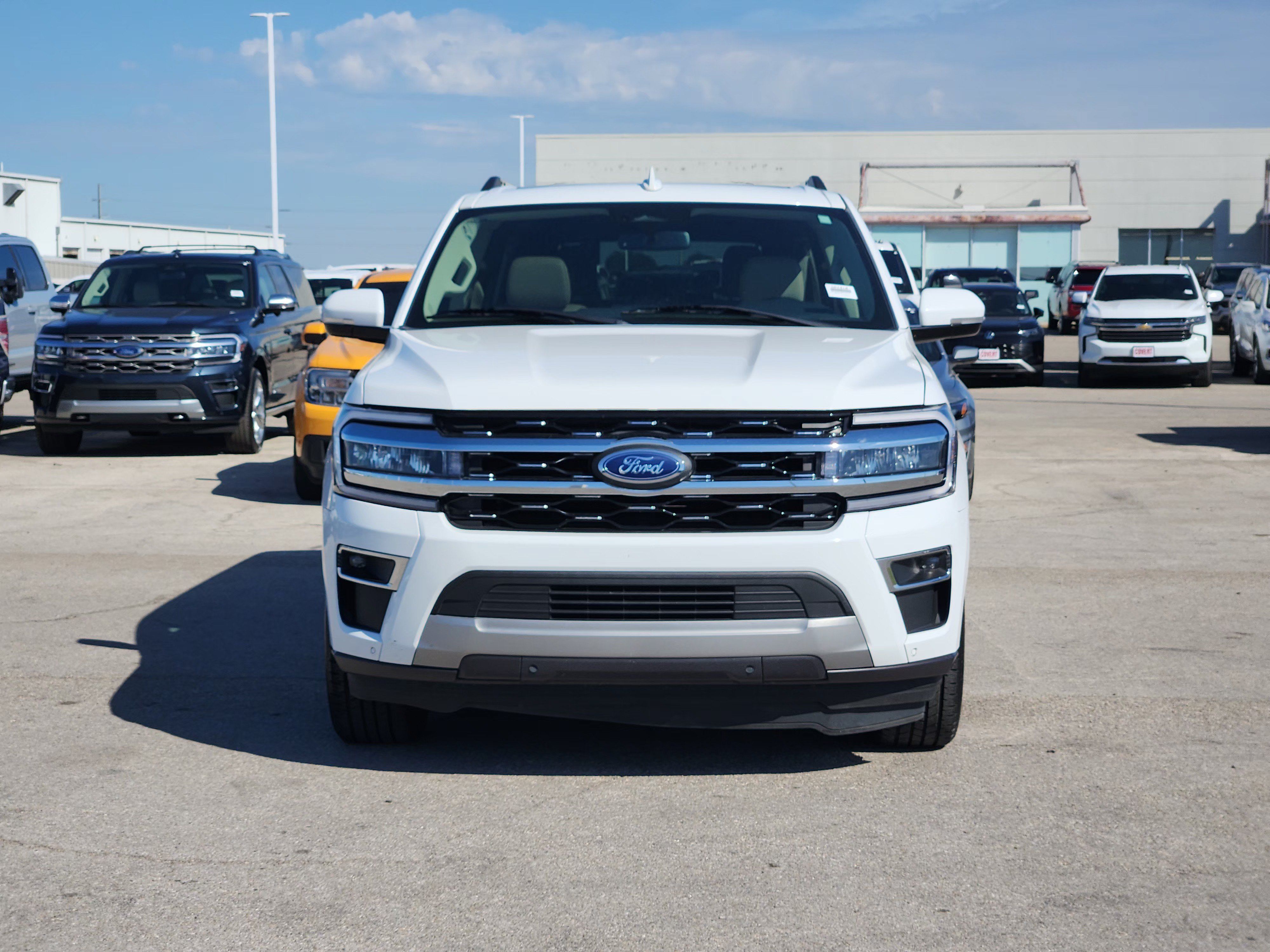 Used 2024 Ford Expedition Max Limited RWD image 2