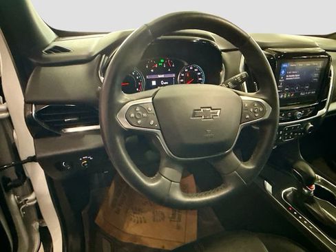 Used 2023 Chevrolet Traverse RS image 12