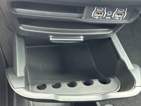 New 2025 Chrysler Pacifica Select FWD image 33