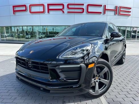 Used 2026 Porsche Macan AWD/4WD image 1