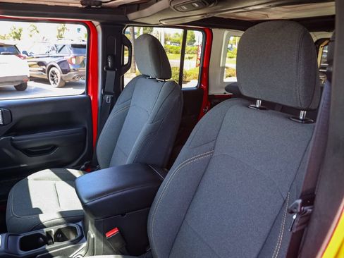 Used 2025 Jeep Wrangler Unlimited Sport AWD/4WD image 15