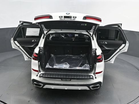 New 2026 BMW X5 xDrive40i w/ M Sport Package AWD/4WD image 52