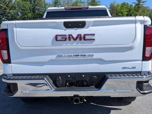 Used 2022 GMC Sierra 1500 SLE AWD/4WD image 9