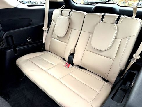 Used 2022 Ford Explorer XLT w/ Equipment Group 202A image 27