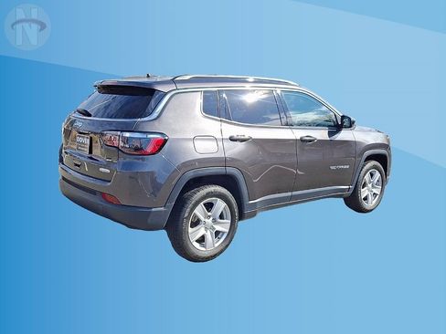 Certified 2022 Jeep Compass Latitude image 8