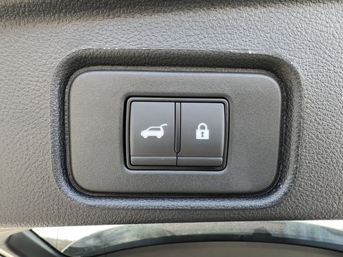 New 2026 Nissan Pathfinder SV image 35