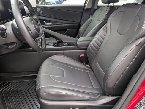 Used 2022 Hyundai Elantra Limited FWD image 11